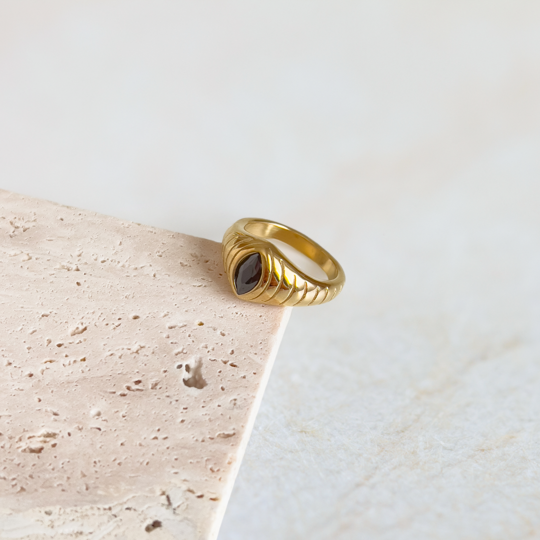 Onyx Gaze Ring