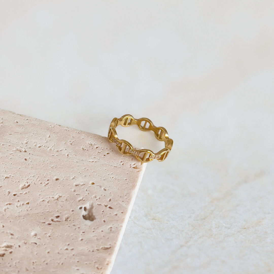 Dainty Chain Ring