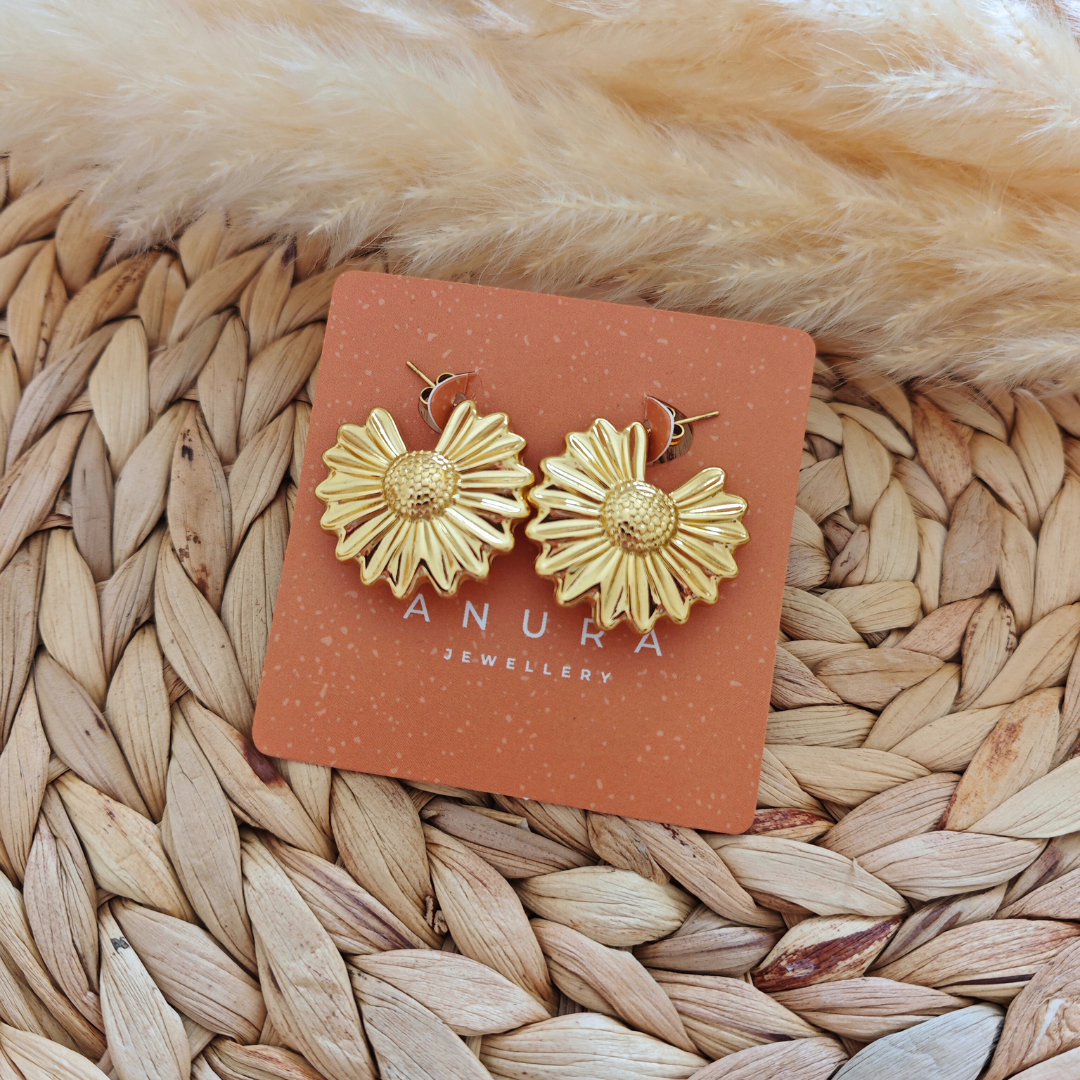 Daisy Studs