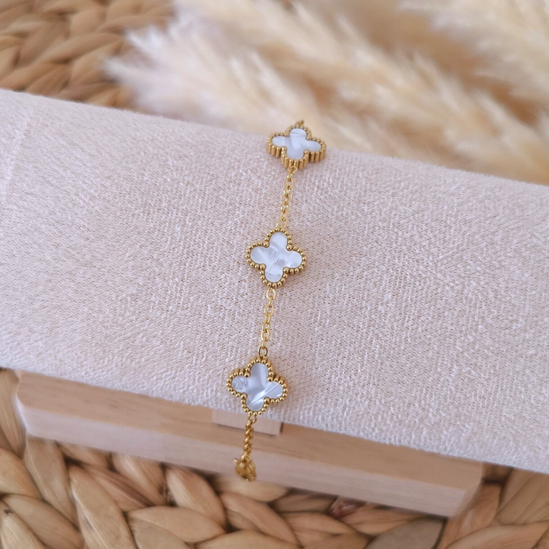 Blossom Shell Bracelet